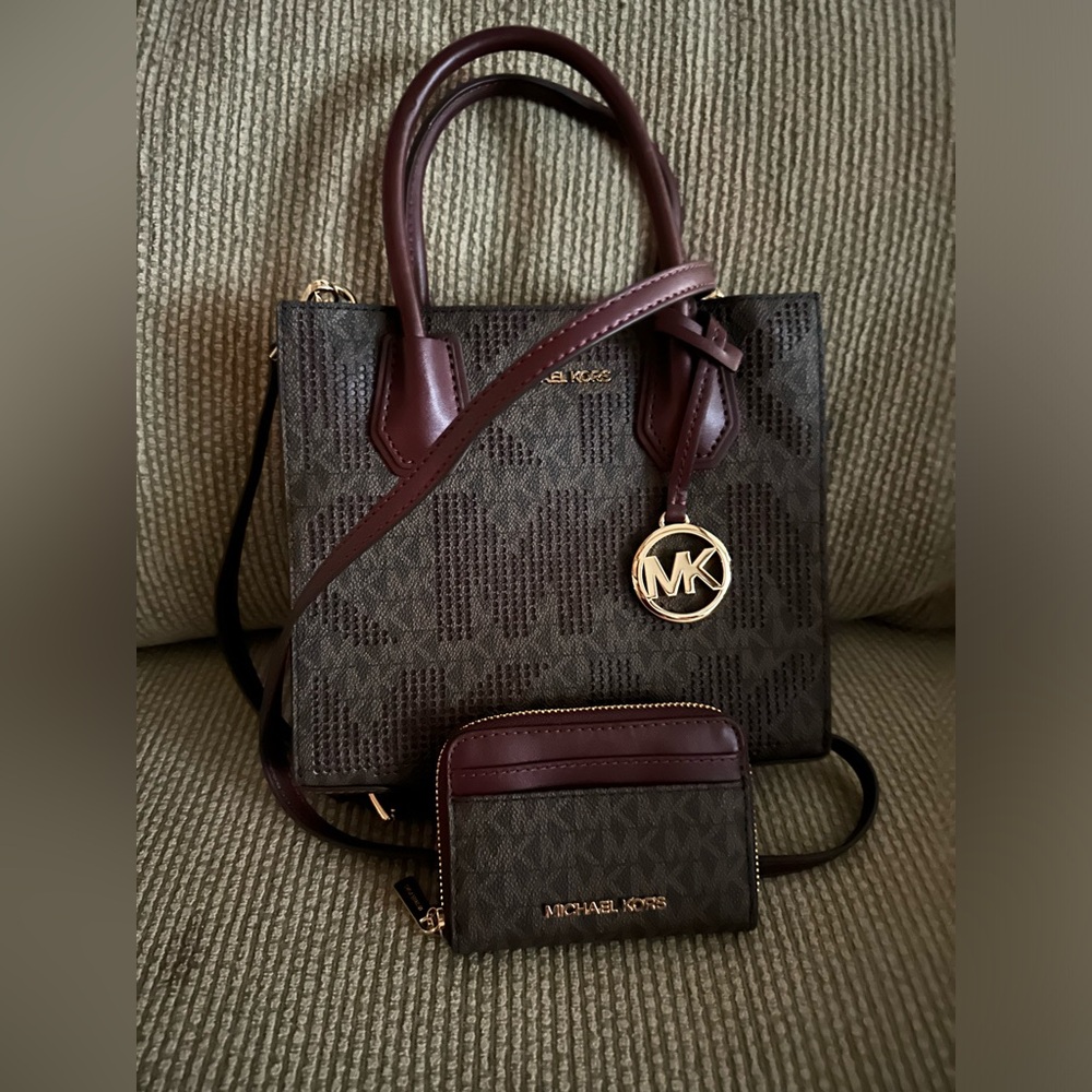 Michael Kors Mercer Medium Messenger With Strap and Card Case Wallet Merlot